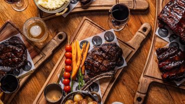 سرو استیک در رستوران های تنکابن