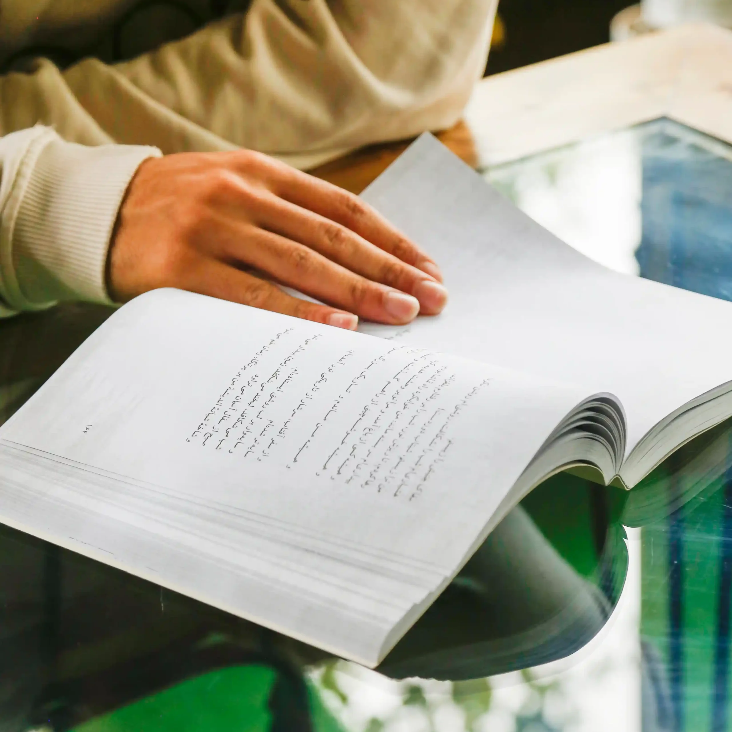 کتابخانه اقامتگاه یارا